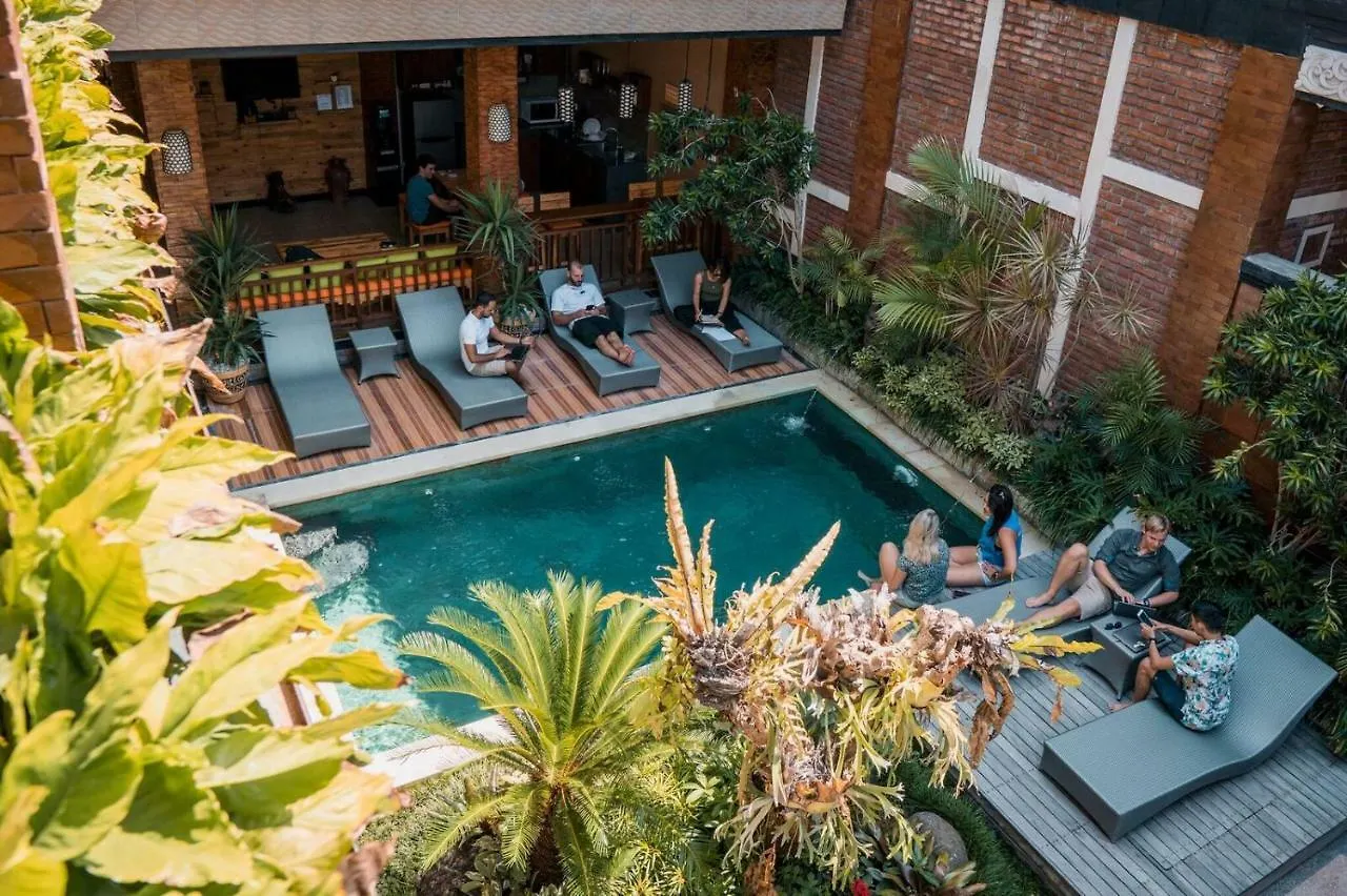 Outpost Canggu Coliving Villa 3*, Canggu (Bali)